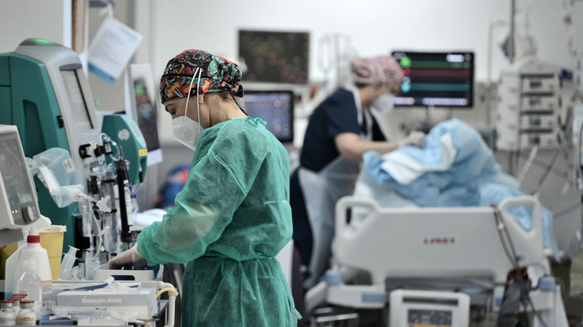 Κορωνοϊός - ΕΛΣΤΑΤ: Μόνο το 40% των θυμάτων της Covid στην Ελλάδα το 2020 δεν είχε υποκείμενο νόσημα