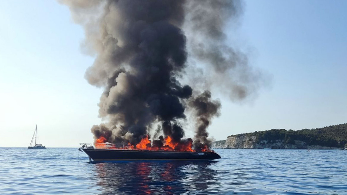Φωτιά σε ιστιοφόρο σκάφος ανοιχτά των Αντιπαξών