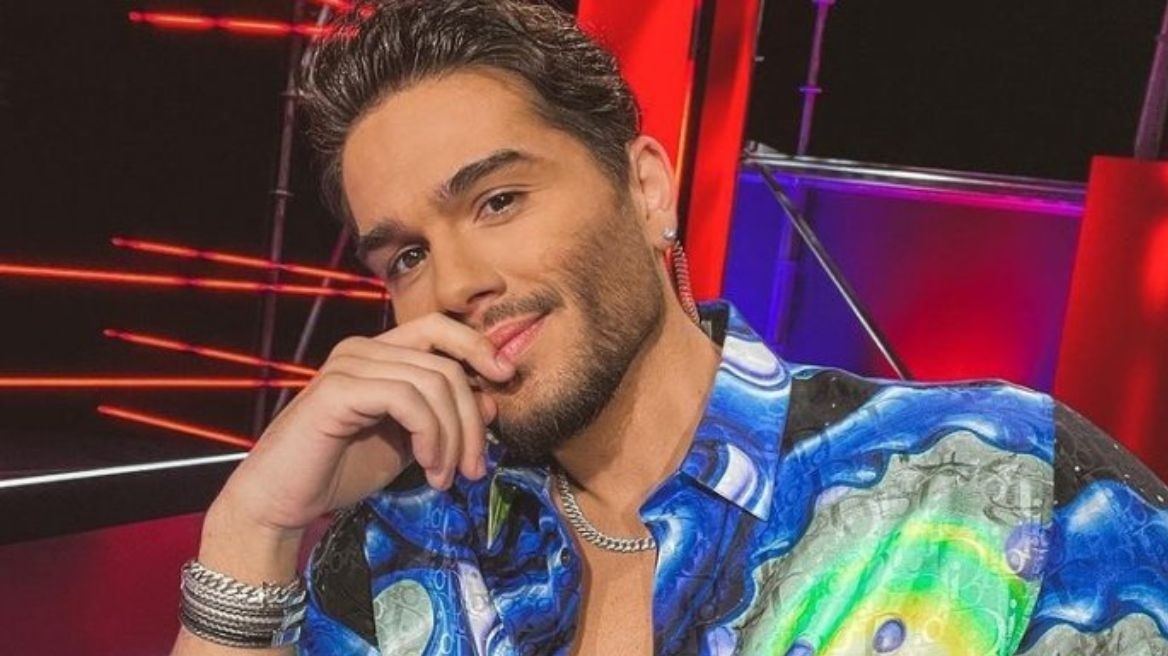 Χρήστος Μάστορας: Αποκάλυψε το πιο περίεργο πράγμα που του πέταξαν στη σκηνή