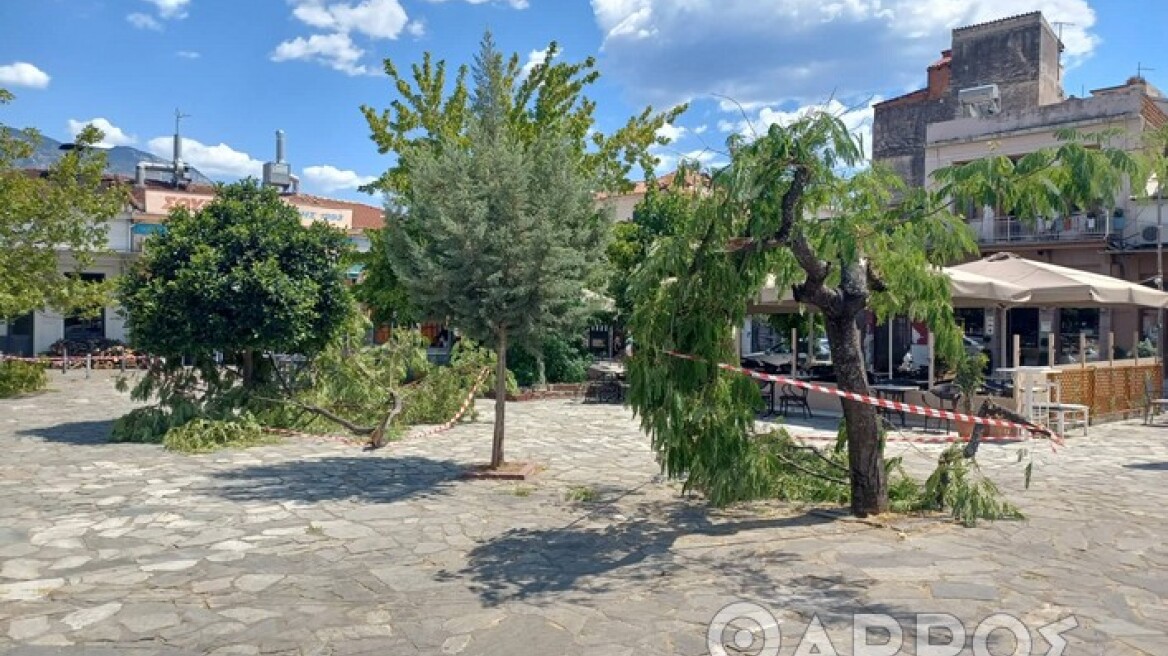 Καλαμάτα: Ανεμοστρόβιλος «σάρωσε» το ιστορικό κέντρο της πόλης