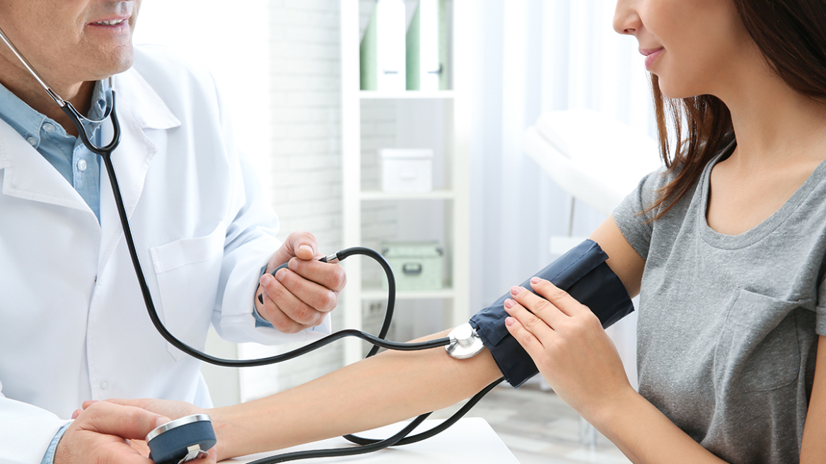 Υπέρταση: Έξυπνες κινήσεις που ρυθμίζουν την πίεση χωρίς φάρμακα