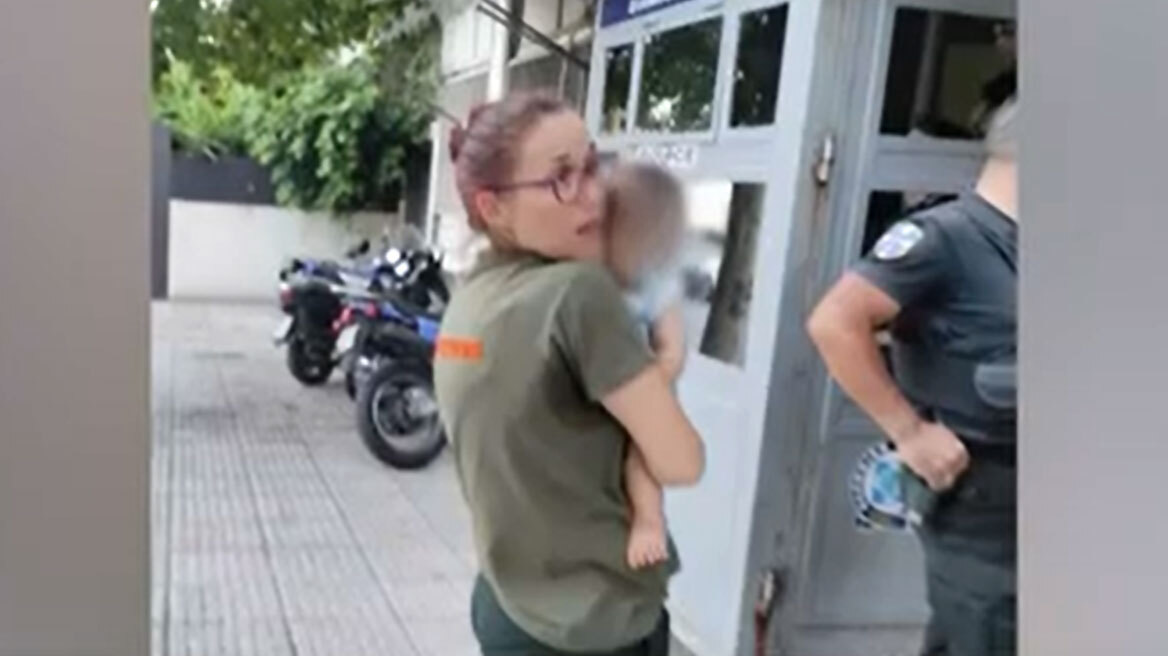 Αιγάλεω: Ελεύθεροι με περιοριστικούς όρους οι δύο άνδρες για την αρπαγή βρέφους