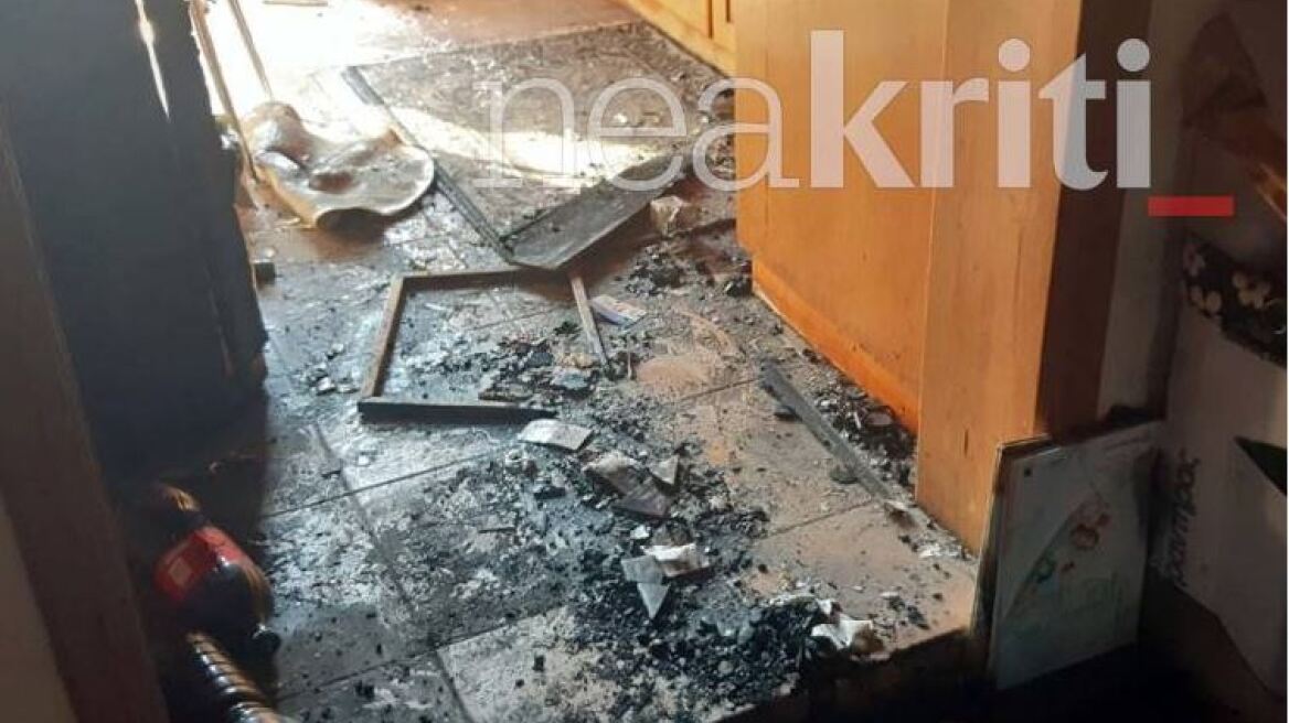 Φωτογραφίες: Εφιαλτικές στιγμές για ζευγάρι ενώ κοιμόταν - Το σπίτι τους τυλίχθηκε στις φλόγες