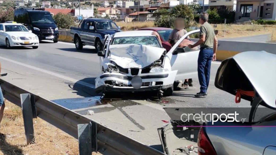 Κρήτη: Νέο τροχαίο ατύχημα στον ΒΟΑΚ - Αυτοκίνητο «καρφώθηκε» σε ταξί