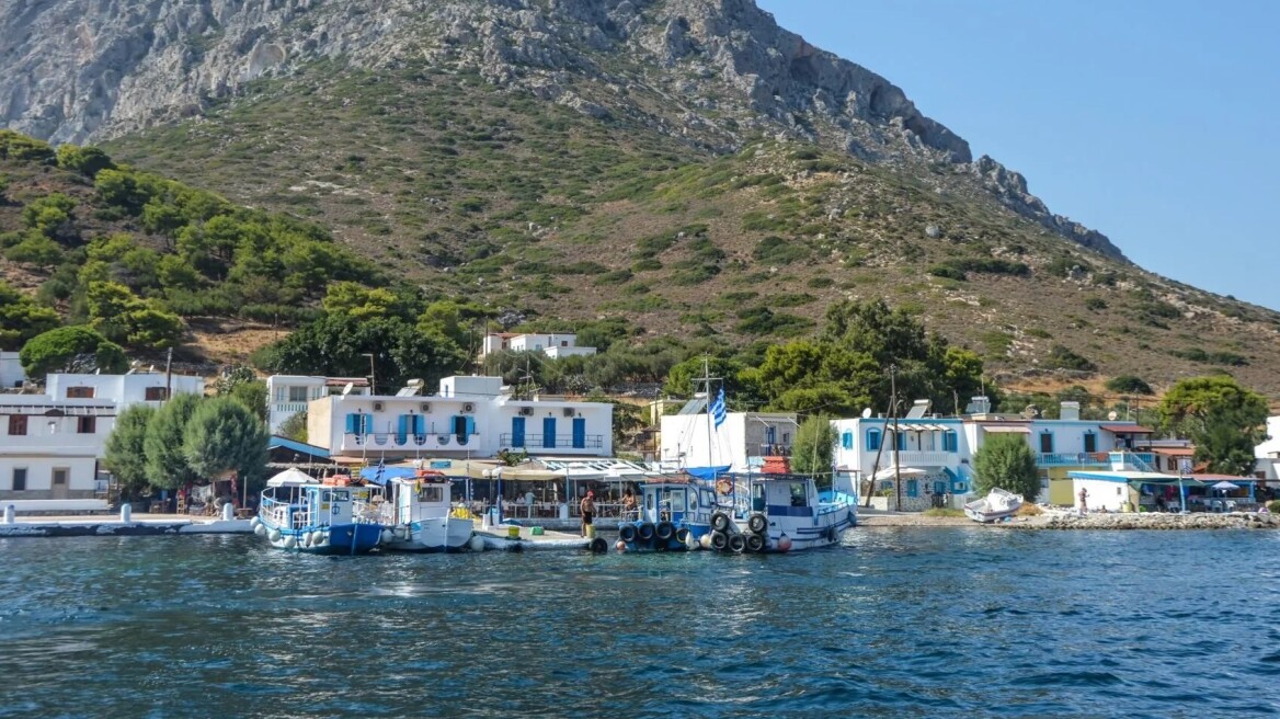 Το νησάκι των Δωδεκανήσων όπου θα πάτε μόνο με θαλάσσιο ταξί