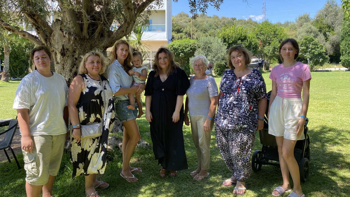 Με οικογένεια προσφύγων από την Ουκρανία η Μαρία Συρεγγέλα