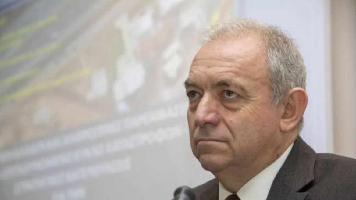 Λέκκας: Προτείνει ζώνες απαγόρευσης σε παραλίες με γκρεμούς για προστασία από τους σεισμούς