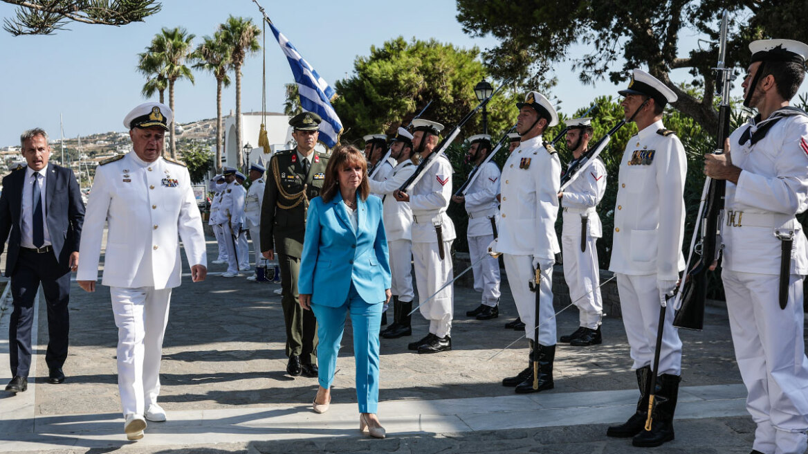 Στην Πάρο για τον Δεκαπενταύγουστο η Κατερίνα Σακελλαροπούλου - Βίντεο