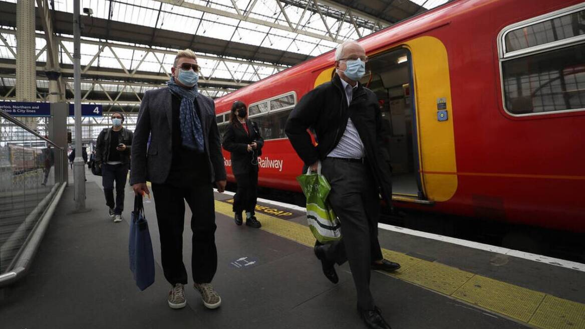 Βρετανία: Απεργιακός «πυρετός» λόγω πληθωρισμού - «Παραλύουν» σιδηρόδρομοι, ταχυδρομεία και λιμάνια