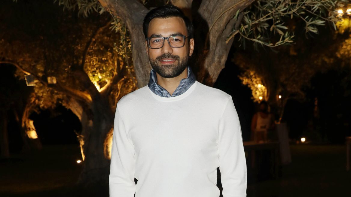 Ανδρέας Γεωργίου: Η φωτογραφία με τη μητέρα του 28 χρόνια μετά τον θάνατό της