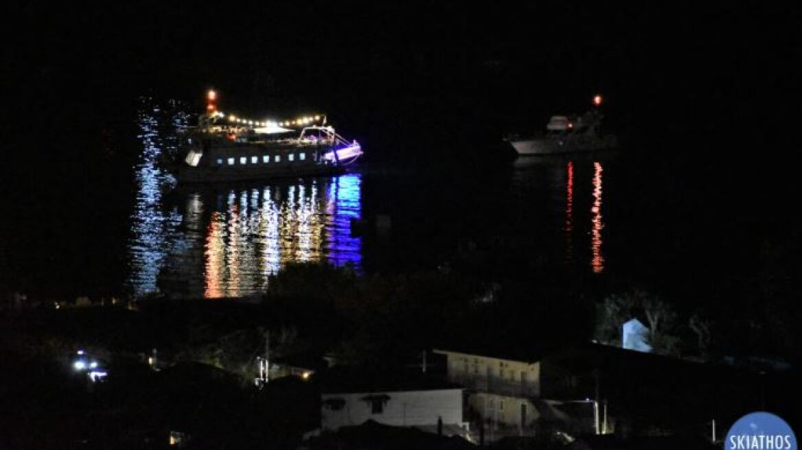 Σκιάθος: Κινδύνευσε να βυθιστεί τουριστικό σκάφος που προσέκρουσε σε ύφαλο (φωτογραφίες)