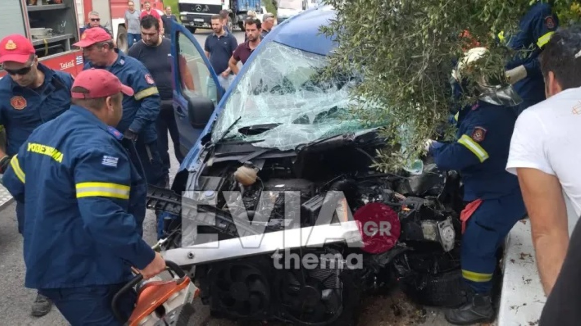 Σοβαρό τροχαίο στην Ερέτρια - Συγκρούστηκαν μετωπικά φορτηγό με βανάκι, τραυματίστηκε ένα άτομο