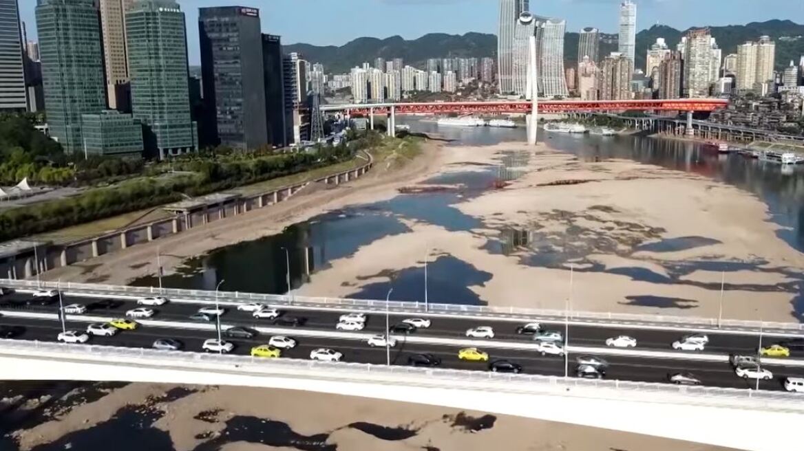 Εν μέσω πρωτόγνωρου καύσωνα η Κίνα - Ανησυχία για τις σοδειές