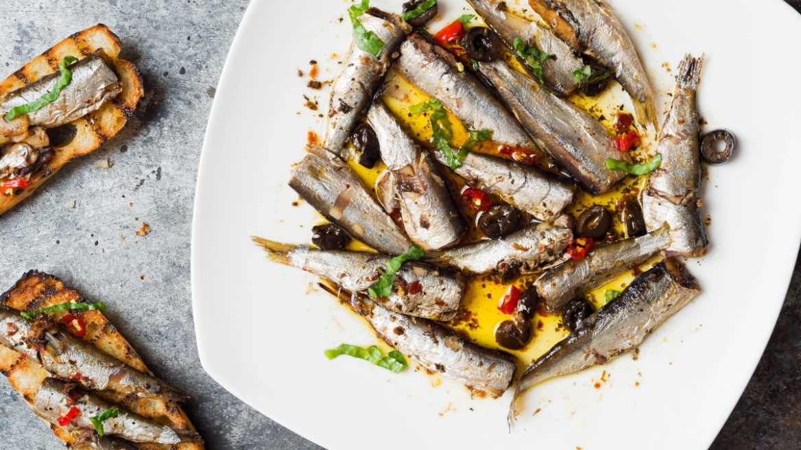 Γαύρος: Πώς τον καθαρίζουμε και 7 διαφορετικοί τρόποι να τον μαγειρέψουμε