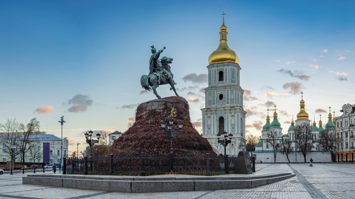 Πόλεμος στην Ουκρανία: Σειρήνες στο Κίεβο για νέα ρωσική επιδρομή εν μέσω επίσκεψης Στάρμερ