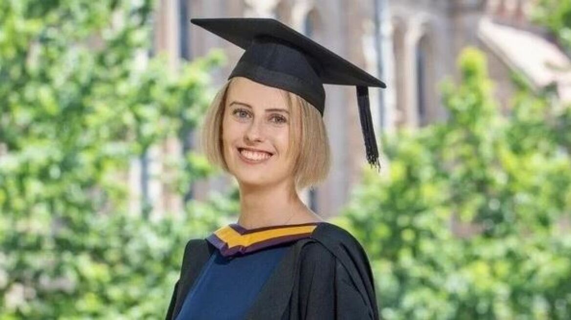 Της έδιναν 12 μήνες ζωής – Τέσσερα χρόνια μετά πήρε το πτυχίο της