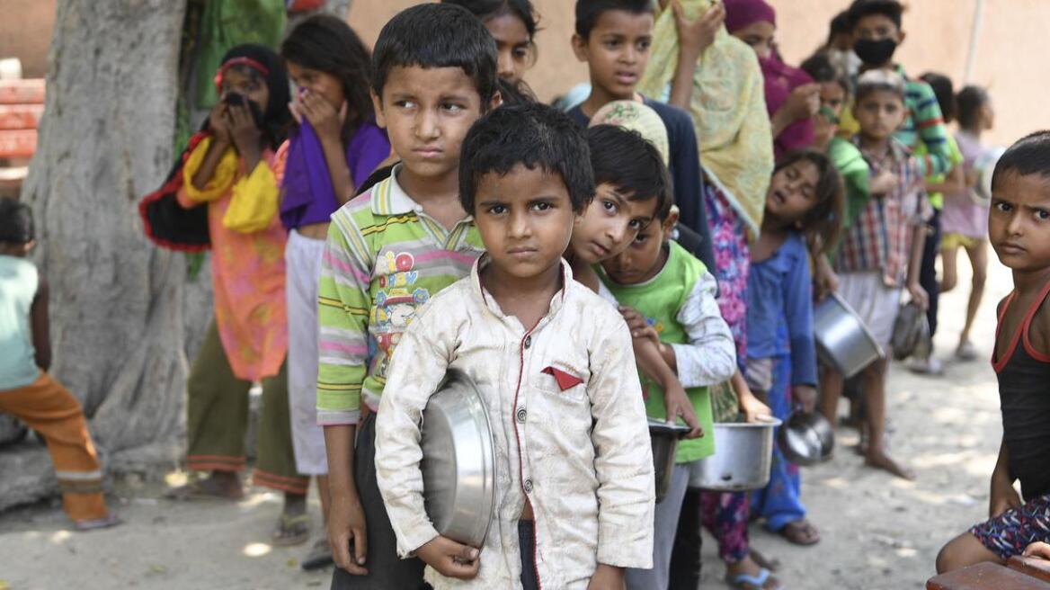 Δραματικό «καμπανάκι» ΟΗΕ για Σρι Λάνκα: Τα παιδιά «πάνε στο κρεβάτι πεινασμένα»