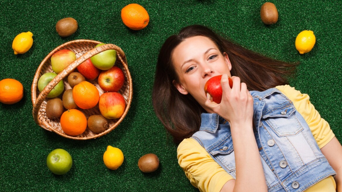 Το τραγανό φρούτο που ρίχνει την πίεση και βοηθά στο αδυνάτισμα