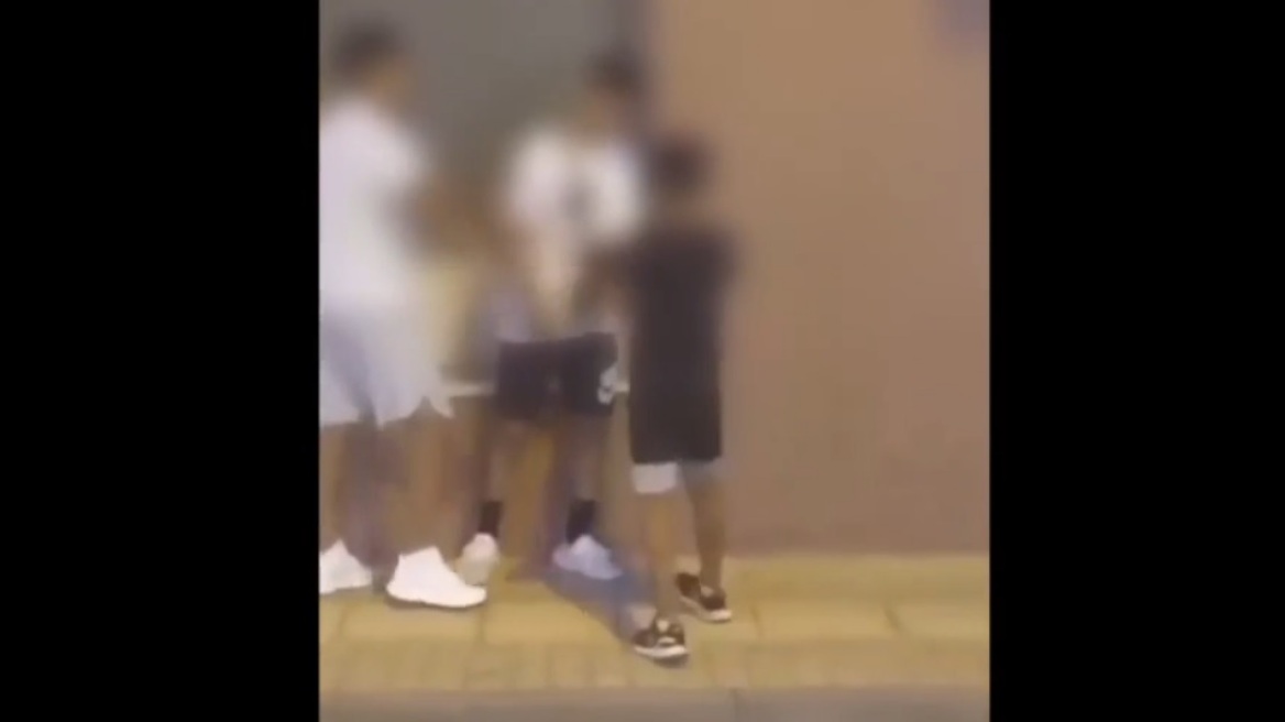 Πύργος - Βίντεο: Περιστατικό bullying με χαστούκια σε ανήλικο από έναν 16χρονο κι έναν 18χρονο 