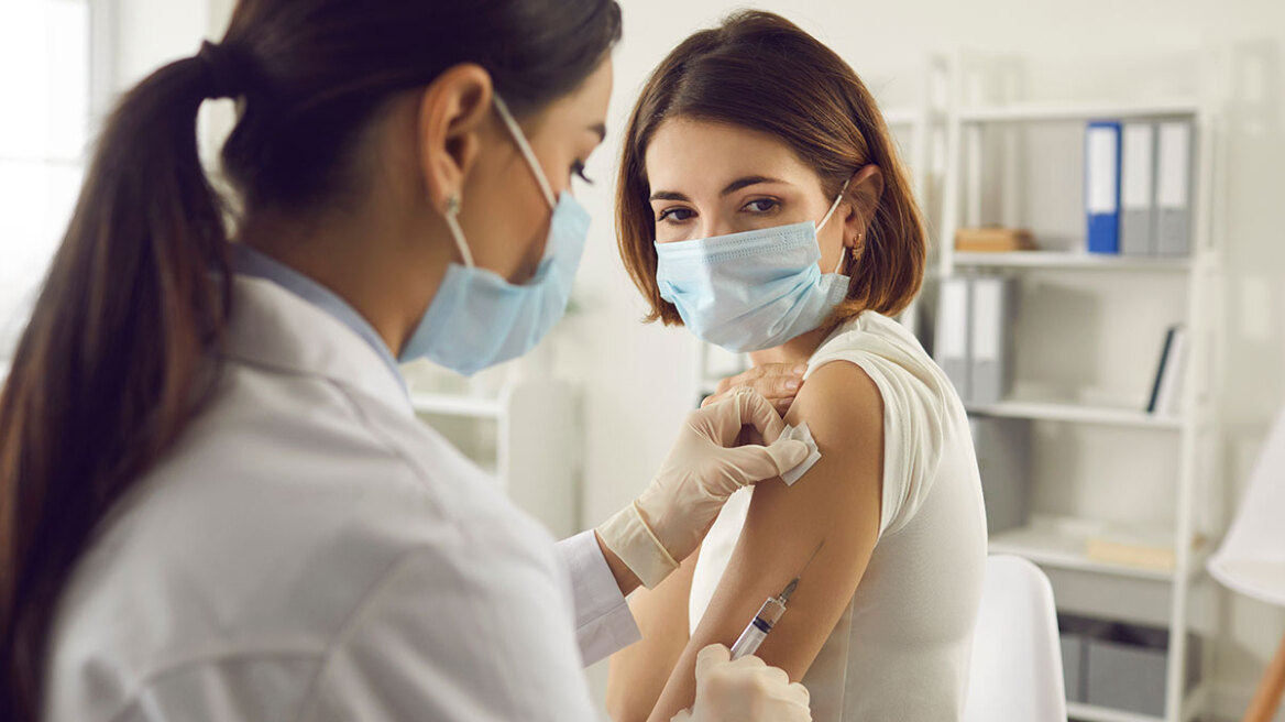 Κορωνοϊός: Οι νέες δόσεις εμβολίων θα κυκλοφορήσουν στις ΗΠΑ χωρίς δοκιμές σε ανθρώπους