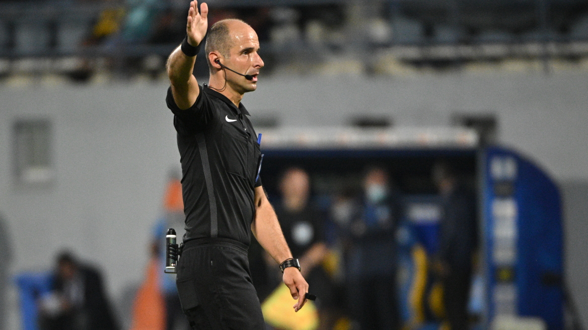  Στον «πάγο» ο Καραντώνης για τα λάθη στο Αστέρας Τρίπολης - Ολυμπιακός 