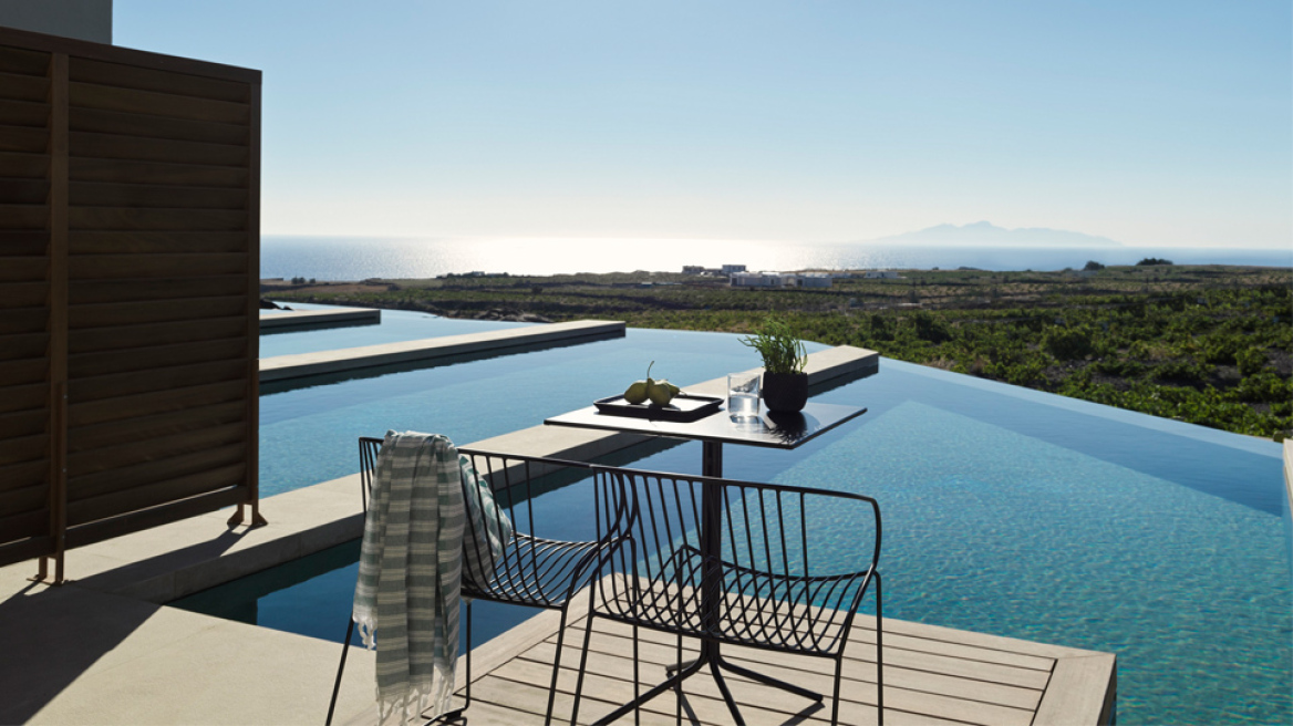 Άνοιξε το Magna Resort Santorini, το νέο μέλος της «Unbound Collection by Hayatt»