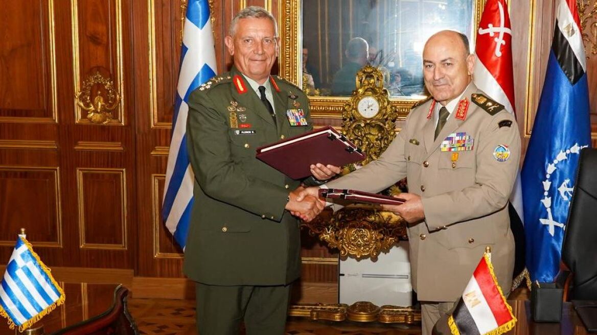 Στην Αίγυπτο ο αρχηγός ΓΕΕΘΑ: Υπογραφή πρωτοκόλλου συνεργασίας στον τομέα στρατιωτικής εκπαίδευσης