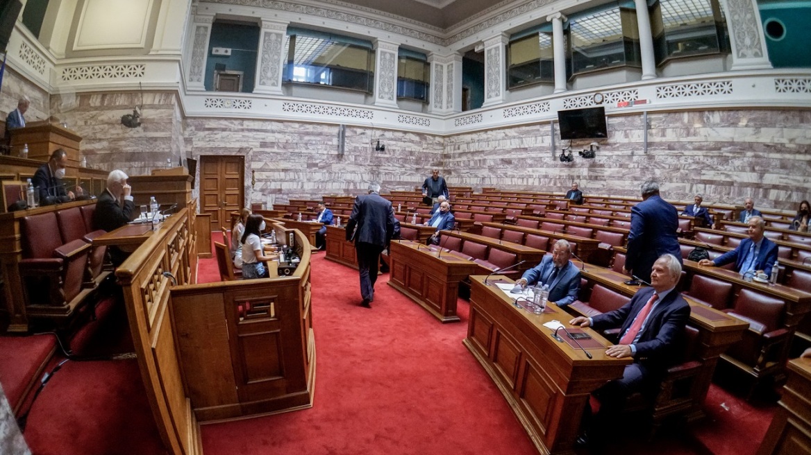 Παρακολουθήσεις: Υπό αυστηρά μέτρα ασφαλείας η συνεδρίαση της Επιτροπής Θεσμών και Διαφάνειας