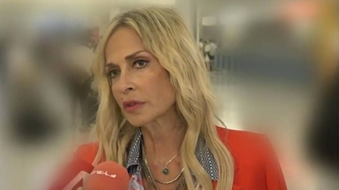 Άννα Βίσση: Ενοχλημένη  από ερώτηση για τη Δέσποινα Βανδή και τον Βασίλη Μπισμπίκη  