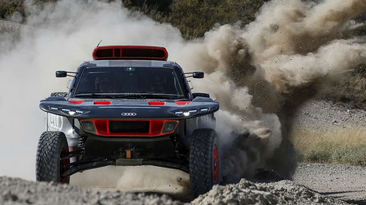 Η Audi αναβαθμίζει το σκληροτράχηλο RS Q e-tron