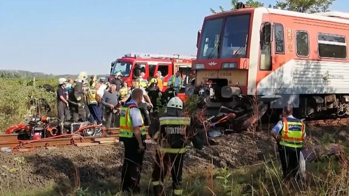 Ουγγαρία: Τρένο παρέσυρε ΙΧ που επιχείρησε να διασχίσει αφύλακτη διάβαση - Επτά νεκροί