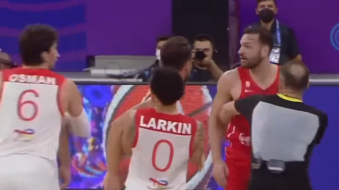 Eurobasket 2022: Η Τουρκία καταγγέλλει ξυλοδαρμό του Κορκμάζ από παίχτες της Γεωργίας και απειλεί με αποχώρηση