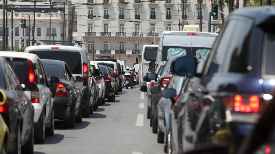 Κίνηση τώρα: Πού θα βρείτε μποτιλιάρισμα αυτή την ώρα, δείτε live εικόνα