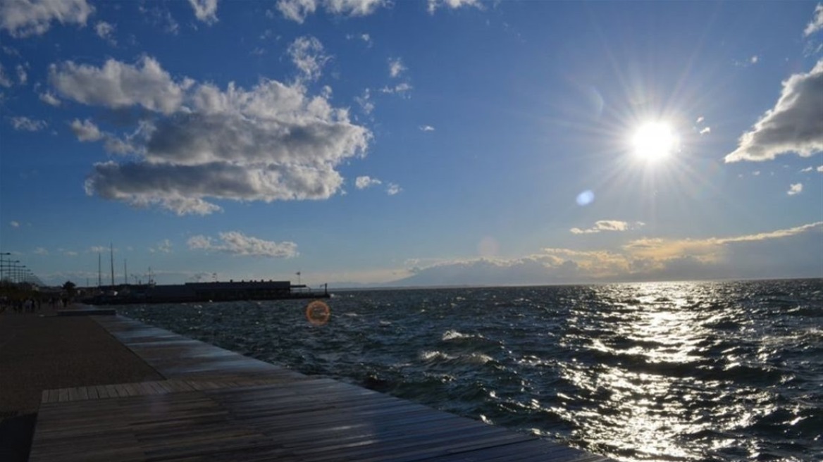 Καιρός: Σε mood καλοκαιριού αύριο με ηλιοφάνεια και άνοδο της θερμοκρασίας σε όλη τη χώρα
