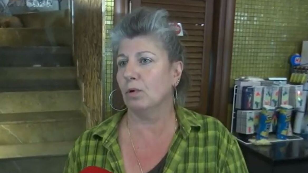 Καβάλα: «Από το τίποτα, σήκωσε το χέρι του και με χτύπησε», περιγράφει η ιδιοκτήτρια της καφετέριας