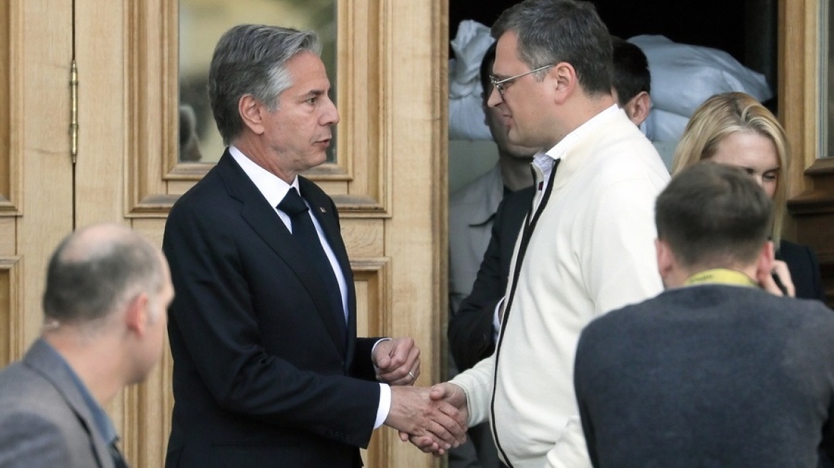 Στο Κίεβο ο Μπλίνκεν: Ανακοίνωσε νέα στρατιωτική βοήθεια ύψους 2,2 δισ. δολαρίων