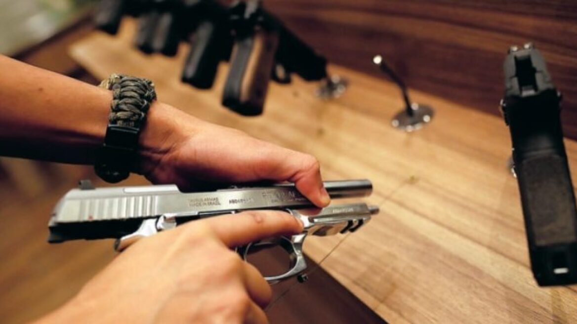 Οπλοκατοχή: Αλλεπάλληλες συλλήψεις σε όλη τη χώρα