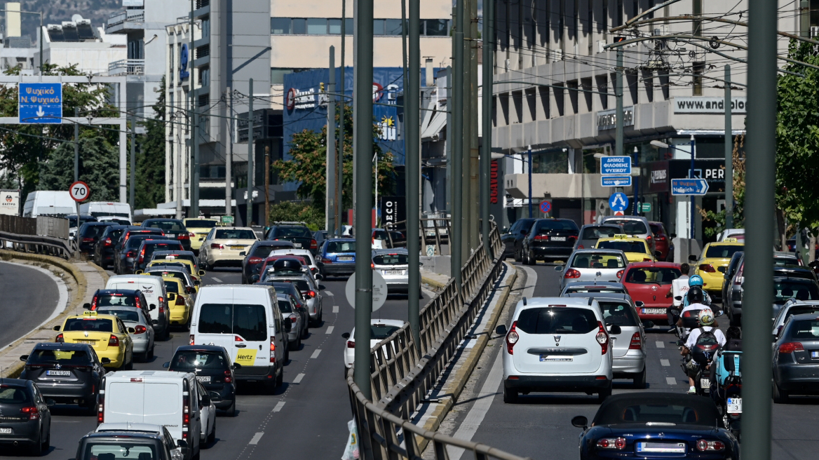 Κίνηση στους δρόμους: Στο «κόκκινο» η κίνηση στην Αθήνα - Ποιους δρόμους να αποφύγετε