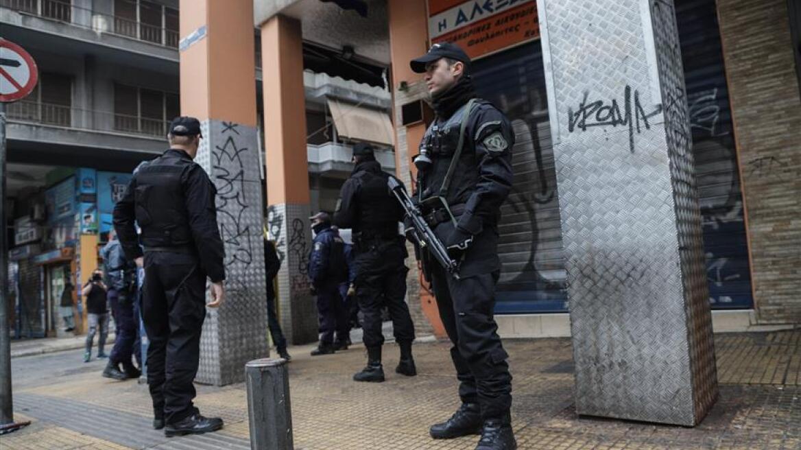 Μεγάλη επιχείρηση της ΕΛΑΣ στο Μενίδι για τον εντοπισμό ατόμων που διέπρατταν κλοπές