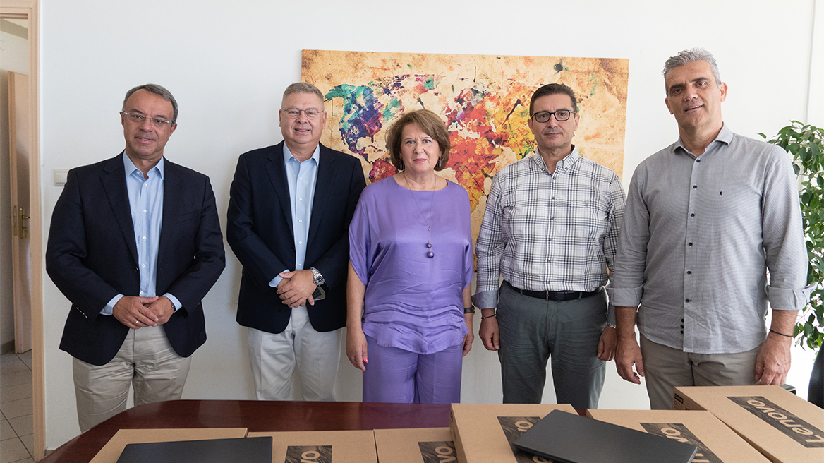 Τα ΕΛΛΗΝΙΚΑ ΠΕΤΡΕΛΑΙΑ στο πλευρό των μαθητών της Φθιώτιδας