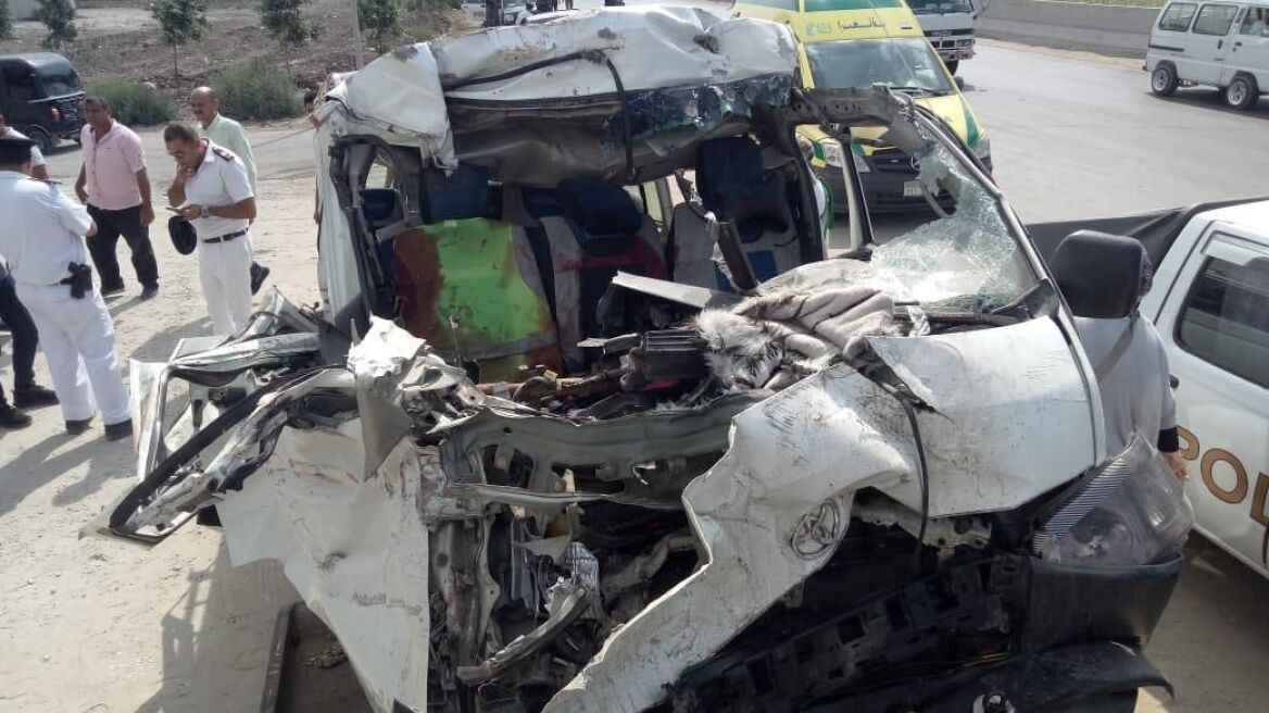 Αίγυπτος: Επτά νεκροί σε σύγκρουση μικρού λεωφορείου με φορτηγό