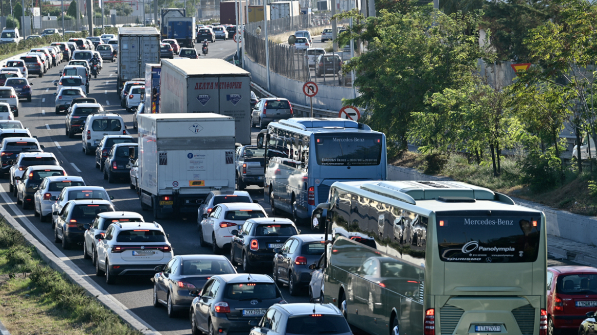 Στο κόκκινο Κηφισός, Αττική Οδός, Κηφισίας και λεωφόρος Αθηνών την Παρασκευή - Μποτιλιάρισμα στο κέντρο της Αθήνας