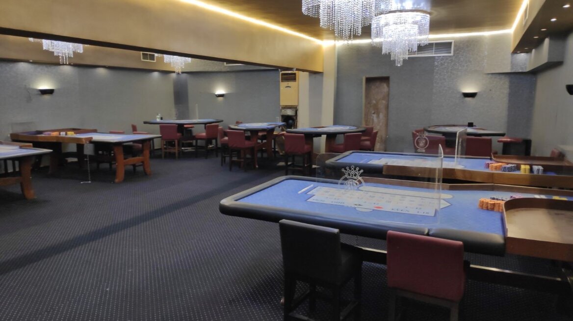 Αθήνα: Είχαν μετατρέψει μπαρ σε μίνι-καζίνο - 15 συλλήψεις