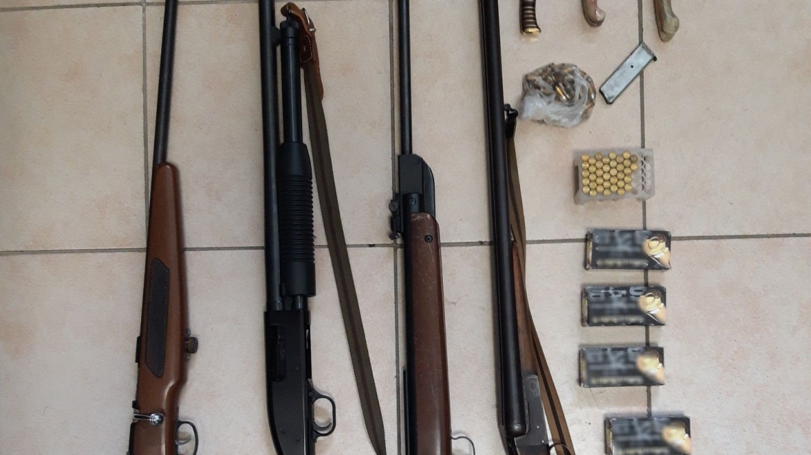 Ηράκλειο: Έκρυβε ένα μικρό «οπλοστάσιο» στο σπίτι του - Μια σύλληψη