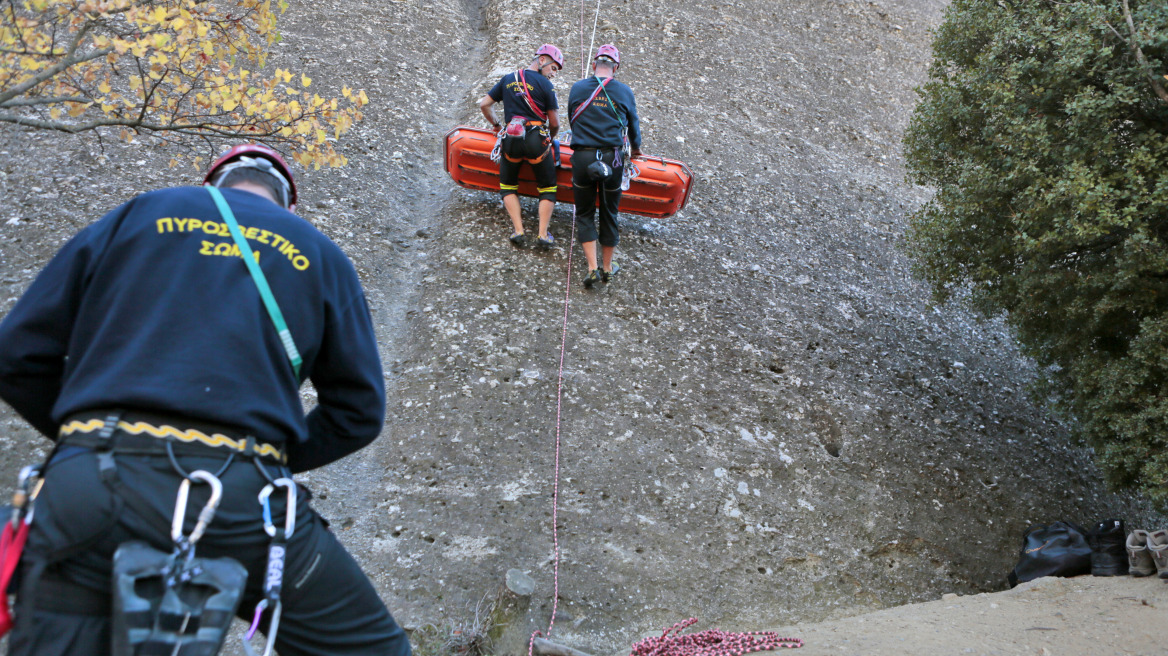 Ολοκληρώθηκε η διάσωση ζευγαριού τουριστών στο φαράγγι του Βίκου - Μεταφέρθηκαν σε ασφαλές σημείο