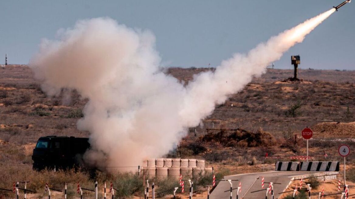 Ιράκ: Ρουκέτες έπεσαν μπροστά από το ιρακινό κοινοβούλιο εν ώρα συνεδρίασης - Δείτε βίντεο