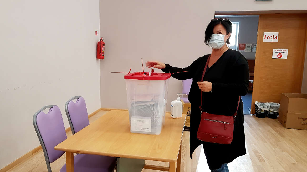 Βουλευτικές εκλογές στη Λετονία: Τι δείχνει το exit poll