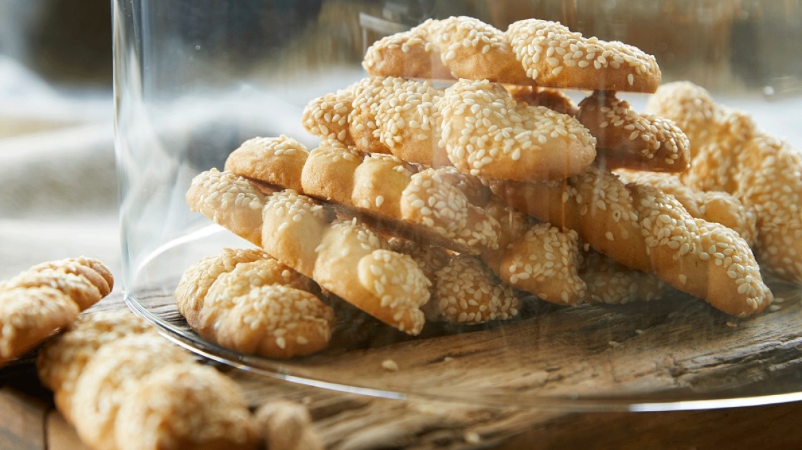 Εύκολα κουλούρια με σουσάμι, από τον Στέλιο Παρλιάρο