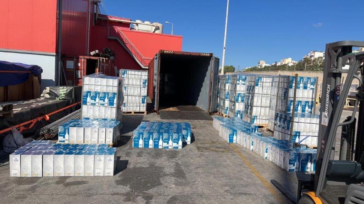 ΑΑΔΕ: Δεσμεύτηκαν 61.560 φιάλες επώνυμων αλκοολούχων ποτών