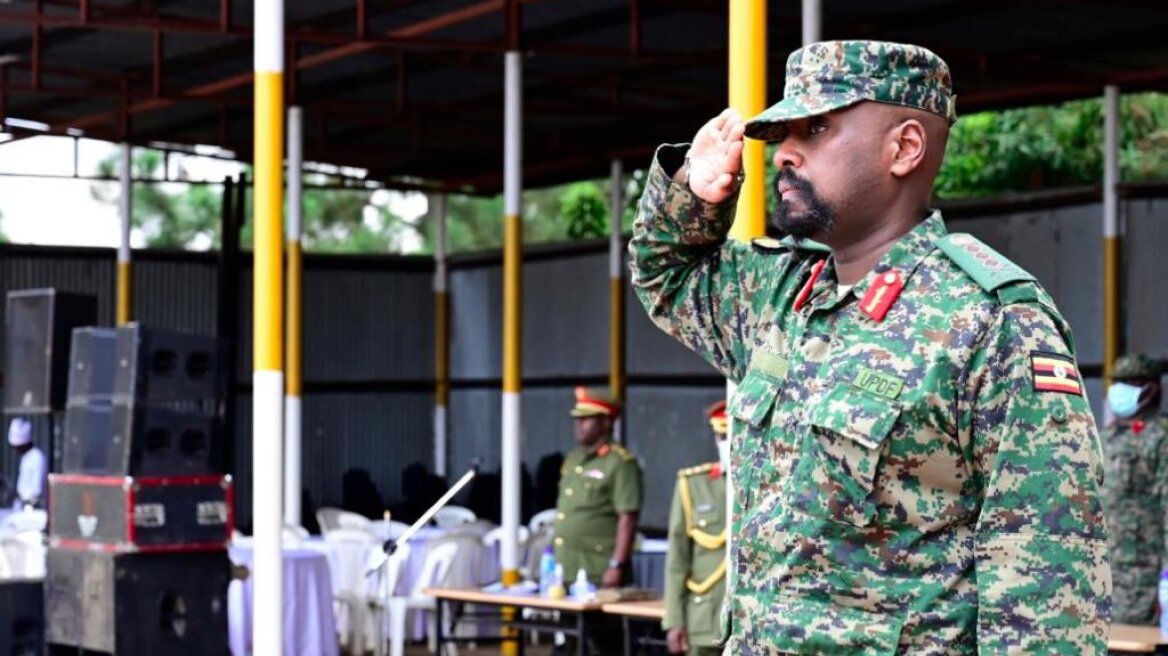 Ουγκάντα: Ο γιος του προέδρου απομακρύνεται από την ηγεσία του στρατού ξηράς